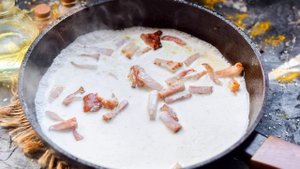 Паста карбонара с яйцом