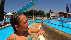VLOG иду в АКВАПАРК на КИПРЕ ОГРОМНЫЕ СТРАШНЫЕ водные горки | water park slides | dinner coca-cola