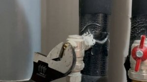 Повернуть заклинивший шаровый кран