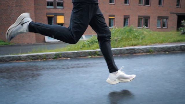 Konkurransesko med karbonplate