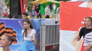Танцы, люди танцуют в городе Орле, город Орёл, день города Орла, 5 августа 2018 год