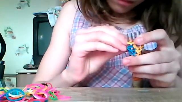 Как плести браслет "Французская коса" смотреть онлайн