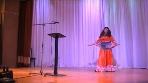 Под копытом пыль клубится