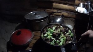 Едем бухать на Озеро, на каракате, рыбачем.