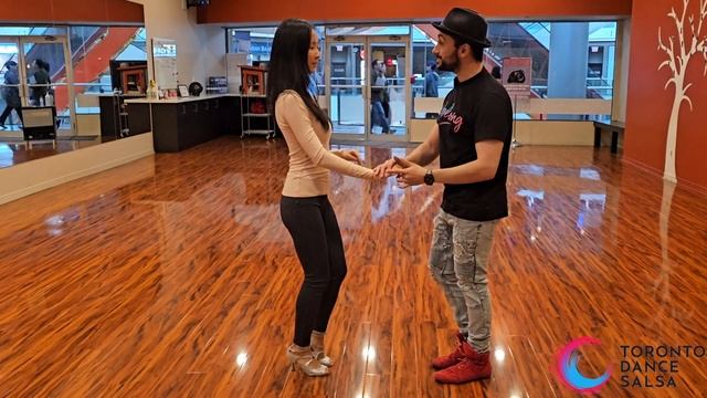 Bachata Lesson - Beginner/Intermediate Combination смотреть онлайн