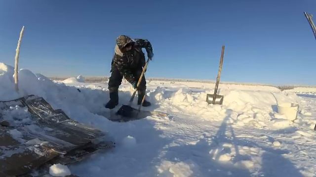 Ловля ЛЕНКА и проверка тычек на НАЛИМА!!! 4 часть. Якутия. Fishing for lenok and burbot! 05.02.22. смотреть онлайн