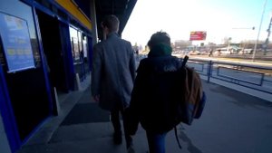 КУПИЛ И ПОДАРИЛ ШКОЛЬНИКУ АЙФОН XS MAX. РАЗБОРКИ БОГАТОГО И БЕДНОГО ШКОЛЬНИКА