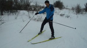 Торможение на лыжах: полуплугом.