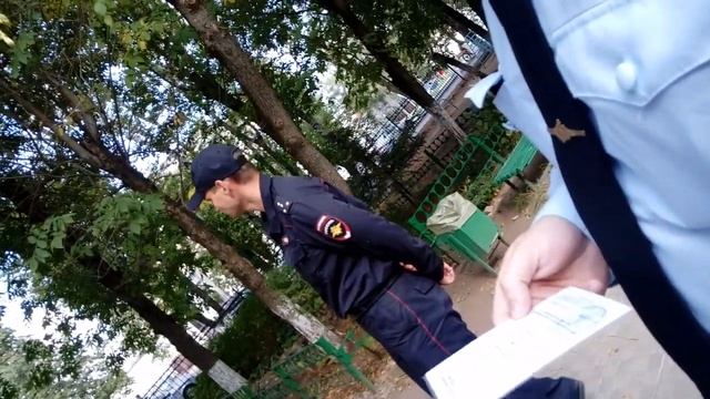 Журналиста задержали у избирательного участка #933 г. Тверь 9 сентября 2018 ч. 1