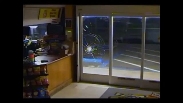 Депардье бушует и грабит магазины в костюме Обеликса-бомжа смотреть онлайн