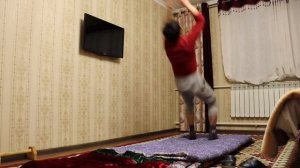 КАК НАУЧИТЬСЯ ЗАДНЕЕ САЛЬТО ДОМА