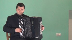 И.С.Бах - Прелюдия и Фуга Си минор - исполняет Роман Беляев (баян)