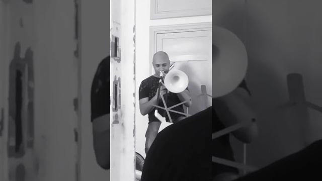 Steve W. Trombone Pbone solo смотреть онлайн