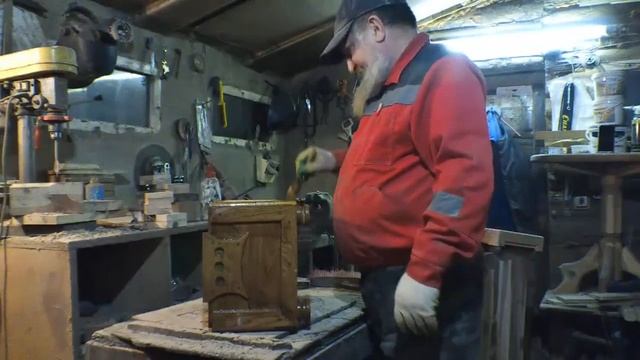 Как покрыть маслом самодельный сундучок из массива дуба. смотреть онлайн