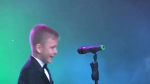 Олександр Подолян  "Танець пінгвіна". Під час виступу у Олександра виникли проблеми  з голосом.