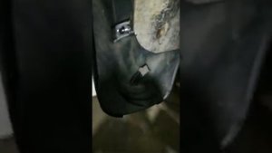 Как установить брызговики на Мерседес 124