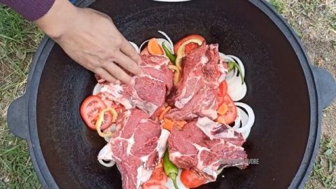 ГОВЯДИНА С ОВОЩАМИ В КАЗАНЕ.