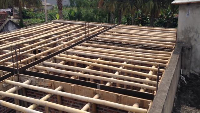 Гениальный Строитель. Вы должны увидеть, что он делает.-Как Построить наклонную крышу из бетона 2 смотреть онлайн