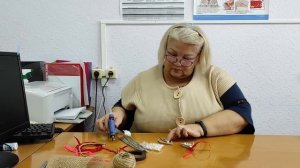 Мастер-класс "Брошь из мешковины"