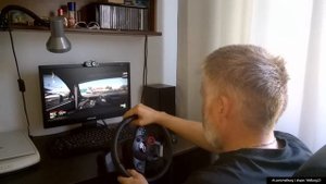 Обзор игрового руля Logitech Driving Force GT с игровым видео