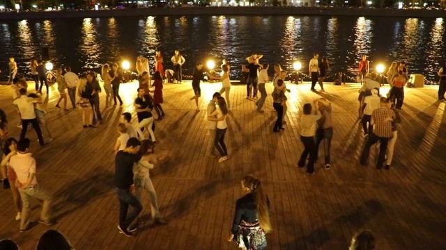 Парк Горького. Танцы смотреть онлайн