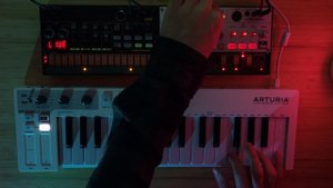 Korg Volca Beats / Korg Volca Bass / Arturia Midi Keyboard - Techno