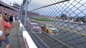 Nascar! Сумасшедшая скорость глазами зрителей с трибун