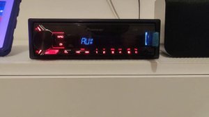 Pioneer MVH-190UB с установленным Bluetooth модулем.