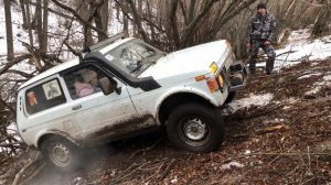 Утопили НИВУ. Легковушки на бездорожье.