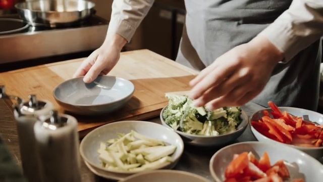 Диета: Сырая vs. Приготовленная пища - Взгляд аюрведы и науки с Еленой Джайн