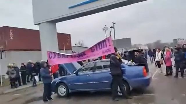 Ольга Костенко перекрила в'їзд на ринок 7-км і вимагала знизити суборенду смотреть онлайн