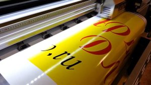 Печать на пленке, ламинация, накатка на пластик. Таблички из ПВХ. plotterprint.ru
