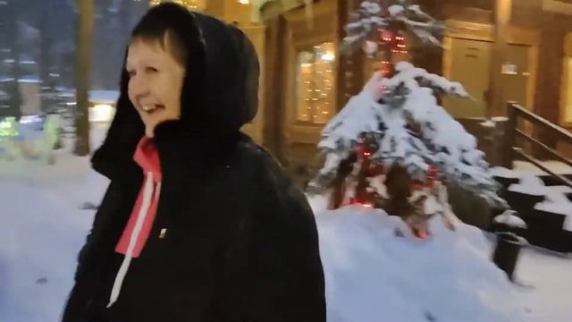 На выходные в эко-отель Велес , всей семьей. For the weekend in the eco-hotel Veles. смотреть онлайн