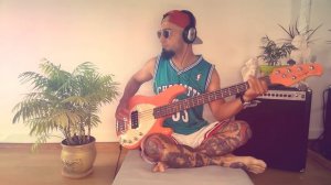 Animal ДжаZ - Три полоски (bass-cover)