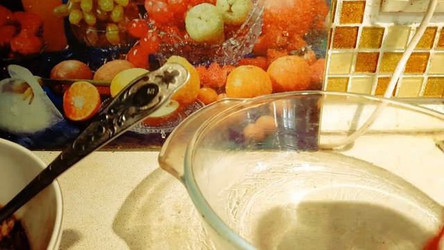 Шоколадный кекс с малиной и мятной ноткой из магазинного полуфабриката. Строго по инструкции. смотреть онлайн