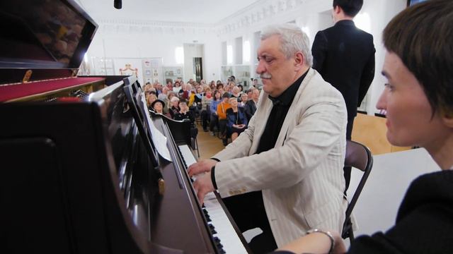 Русская народная песня "Живет моя отрада", Ли Дзя Вэй - вокал, Геннадий Курсков - фортепиано смотреть онлайн