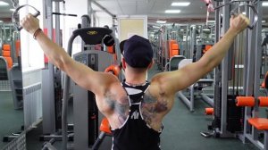 ЛФК-серия. Спина в кроссовере — бомбическое упражнение!