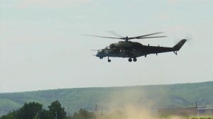 Минобороны РФ показало работу экипажей вертолетов, задействованных в спецоперации по защите Донбасса