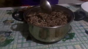 Рецепт приготовления салата из куриных желудков. Очень быстро, вкусно и полезно.