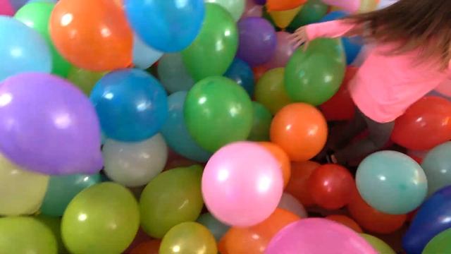 Много воздушных шаров - трейлер смотреть онлайн