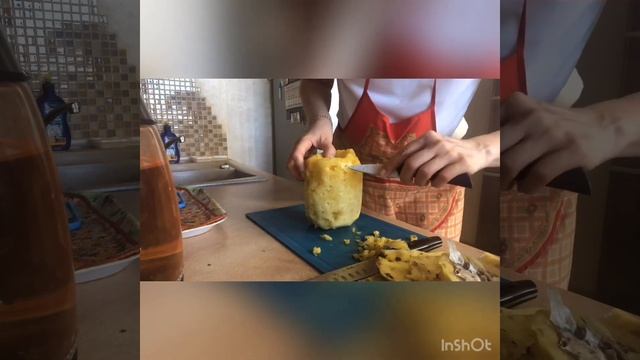 Как красиво нарезать ананас. Два простых способа.