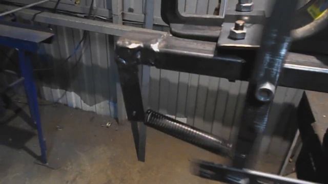 стационарный сучкорез из бензопилы . смотреть онлайн