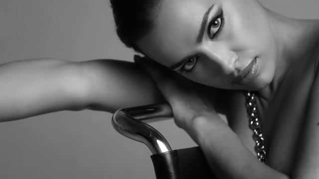 UNLOCKED IN #MYCALVINS WITH IRINA SHAYK | CALVIN KLEIN FALL 2019 HANDBAGS
