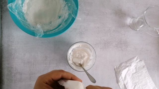 Рецепт айсинга на живом белке. Консистенция для контура и заливки. смотреть онлайн