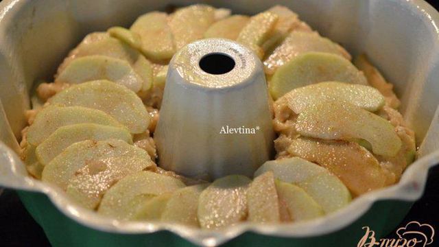 Карамельный яблочный кекс