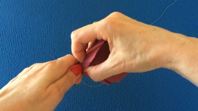 DIY: Цветы из бумажных салфеток и конфет || Бумажные цветы своими руками || Поделки из бумаги ||