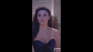 Ханде Эрчел. Hande Erçel  YOU TOBENI PORTLATTI SUPER