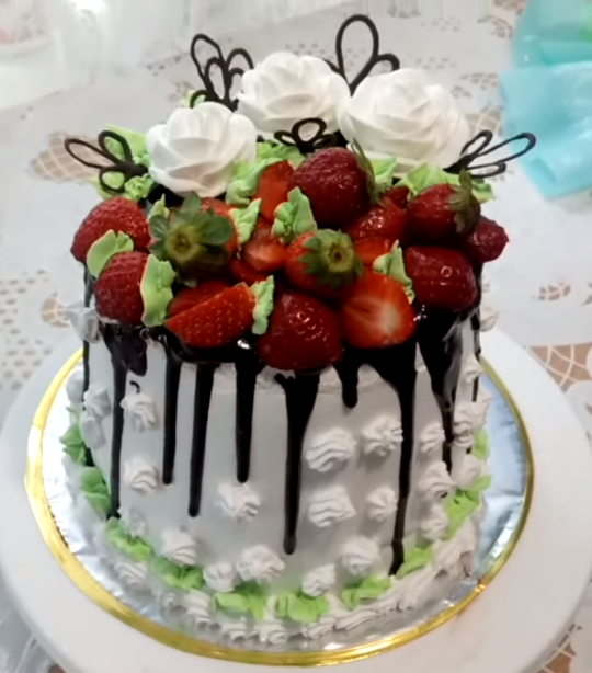 ФРУКТОВО-ЯГОДНЫЙ ТОРТ. ОФОРМЛЕНИЕ. смотреть онлайн