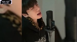 Чонгук ,НОВАЯ учетная запись TikTok, слитое видео где поет  с Чарли Путом...