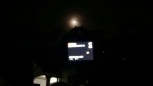 BULAN NAMPA DEKAT//DENGAN KAMERA FUJI FILM 26X ZOOM//JARAK DARI BUMI KE BULAN RATA-RATA 384.400 KM